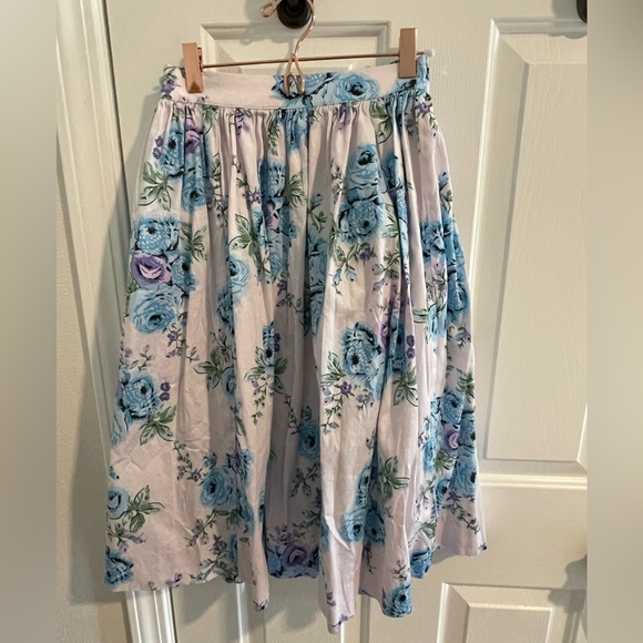 SOLD Pinup Girl Clothing Blue Roses Jenny Skirt 3X - Picture 1 of 3